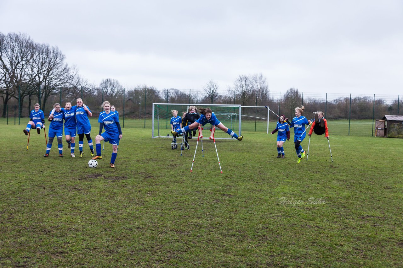 Bild 304 - C-Juniorinnen FSG-BraWie 08 - TuS Tensfeld : Ergebnis: 0:8